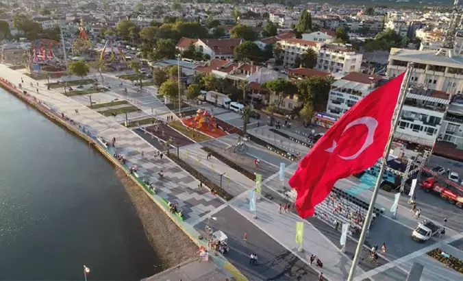 Akçay Sarıkız Meydanı